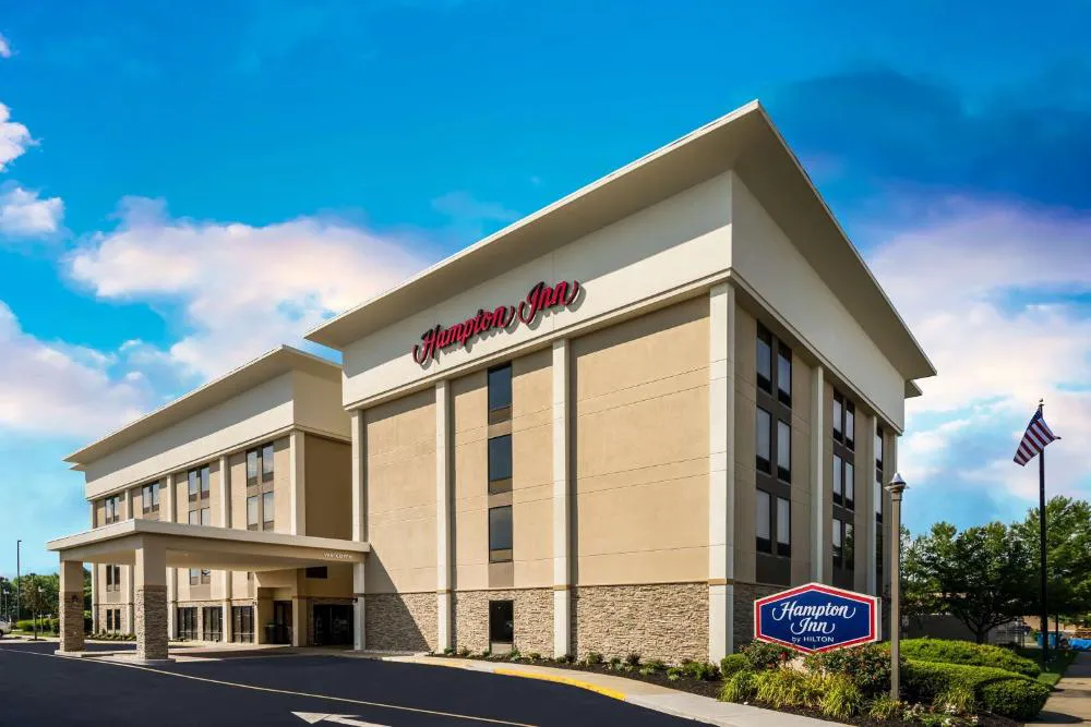 Hampton Inn Dover hotel hero
