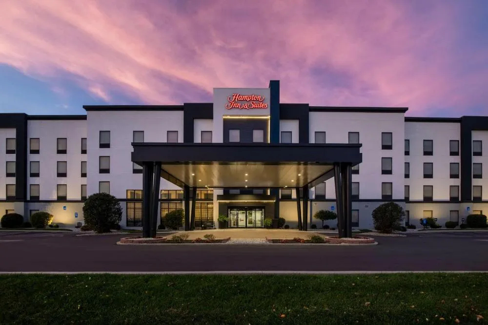 Hampton Inn & Suites Dayton - Vandalia hotel hero
