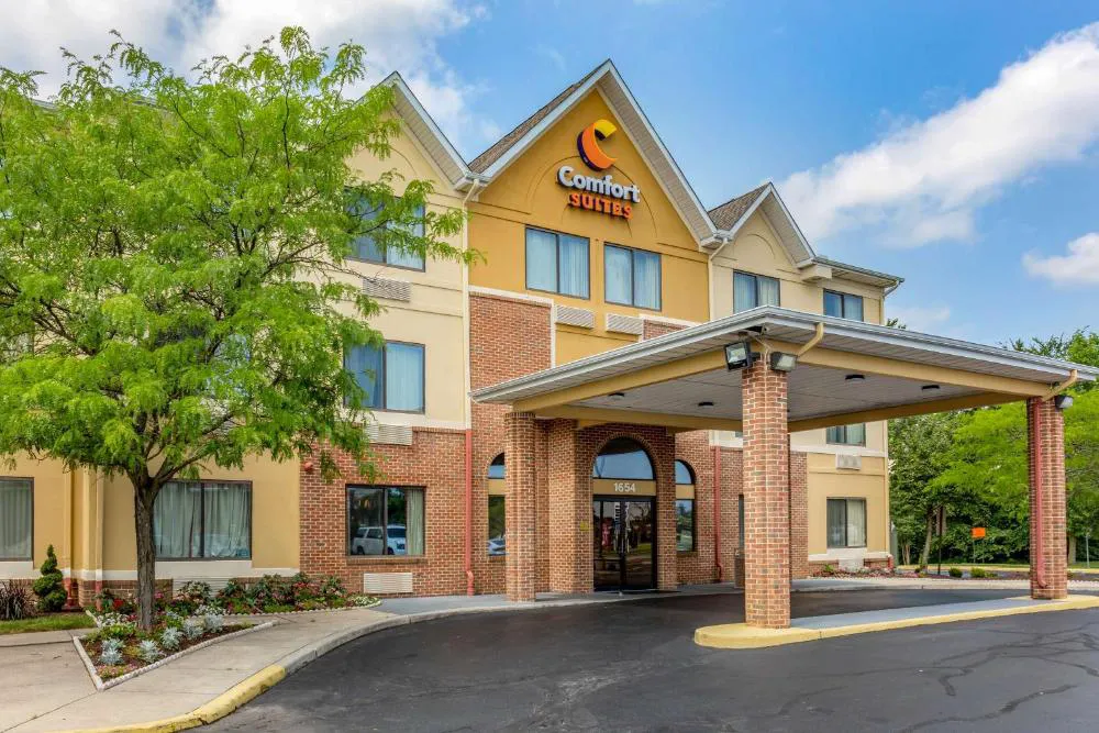 Comfort Suites Dover University Area hotel hero