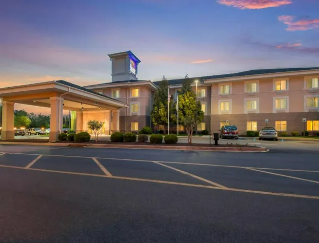 Sleep Inn & Suites Dover University Area hotel detail image 1