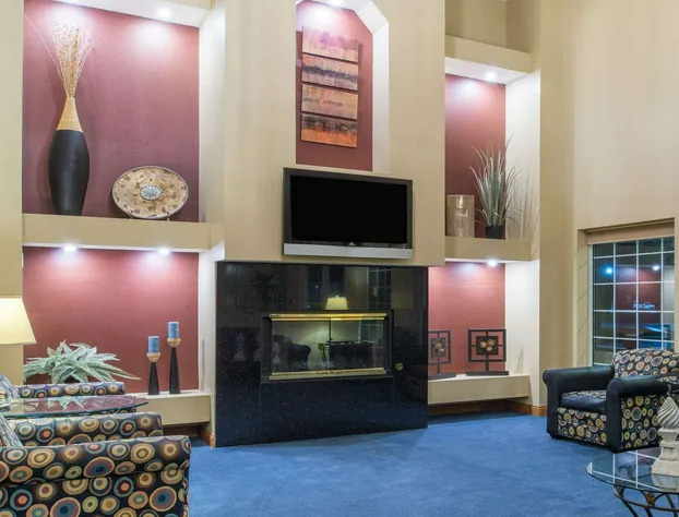 Ramada by Wyndham Springfield North hotel detail image 1