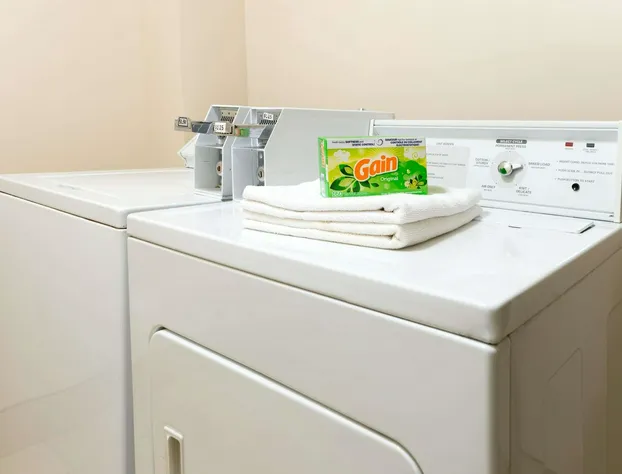 Super 8 by Wyndham Springfield East hotel detail image 4