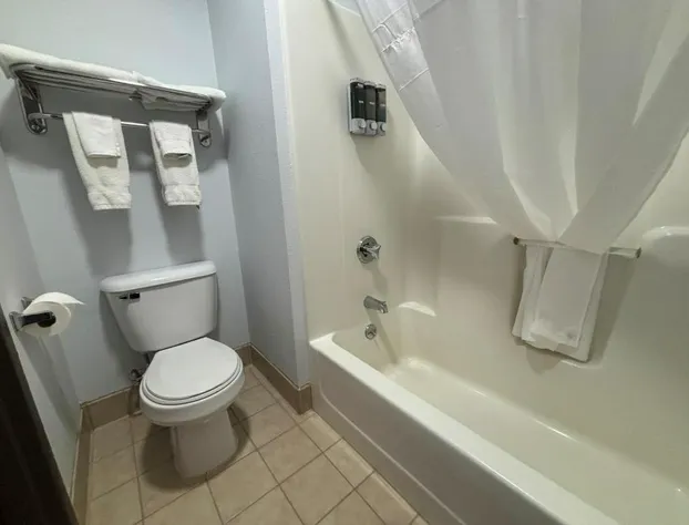 Jacksonville Inn & Suites hotel detail image 3
