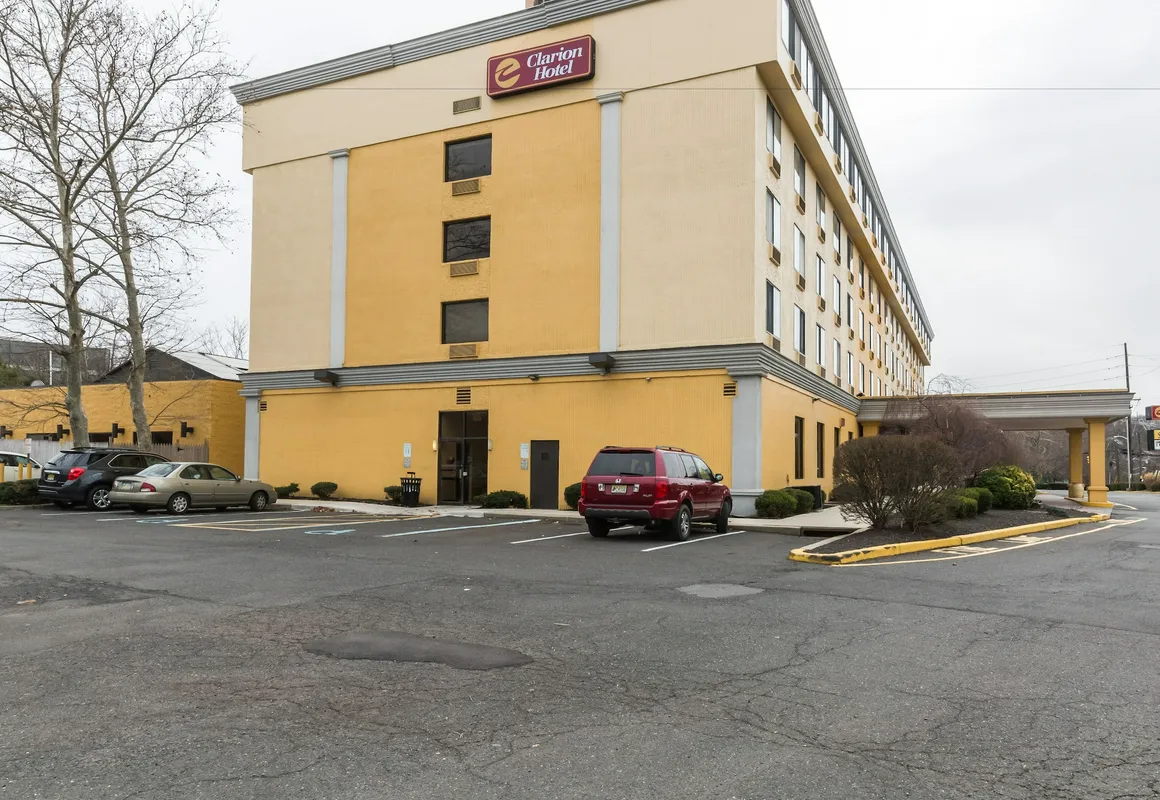 Clarion Hotel Somerset - New Brunswick hotel hero