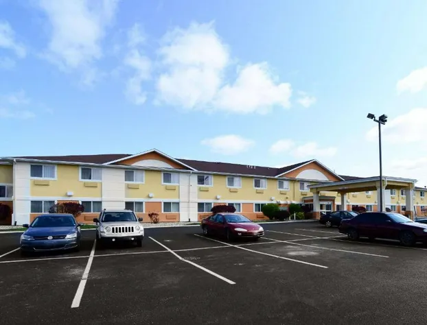 Quality Inn and Suites Springfield Southwest near I-72 hotel detail image 3