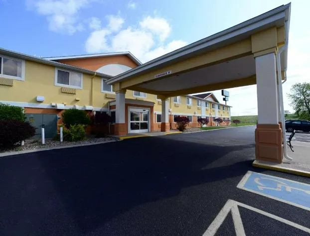 Quality Inn and Suites Springfield Southwest near I-72 hotel detail image 4