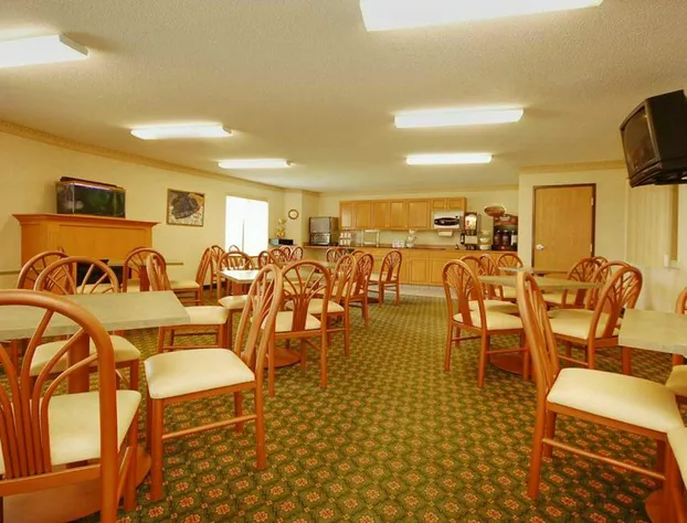 Syracuse Inn & Suites hotel detail image 4