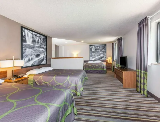 Super 8 by Wyndham Dunbar/Charleston Area hotel detail image 3