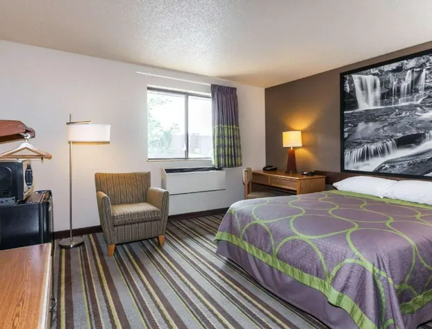 Super 8 by Wyndham Dunbar/Charleston Area hotel detail image 2