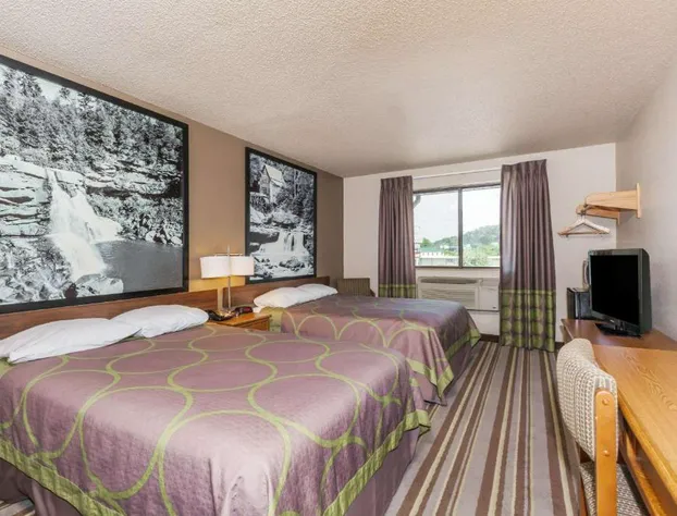 Super 8 by Wyndham Dunbar/Charleston Area hotel detail image 3