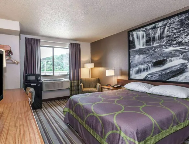 Super 8 by Wyndham Dunbar/Charleston Area hotel detail image 4