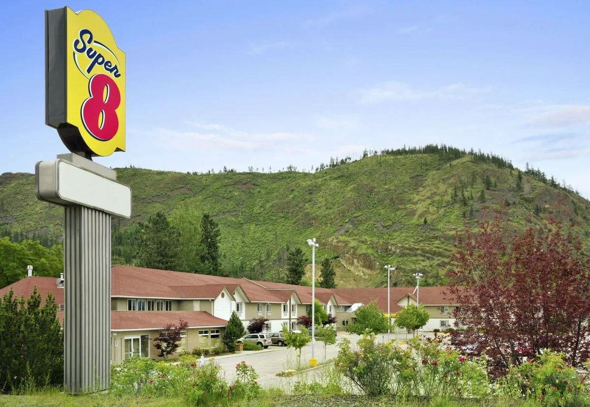 Super 8 by Wyndham West Kelowna BC hotel hero