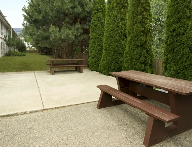 Super 8 by Wyndham West Kelowna BC hotel detail image 2