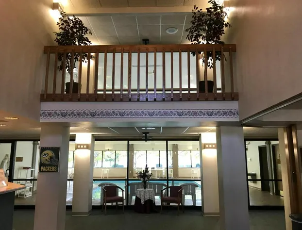Econo Lodge Inn & Suites Oconto hotel detail image 1