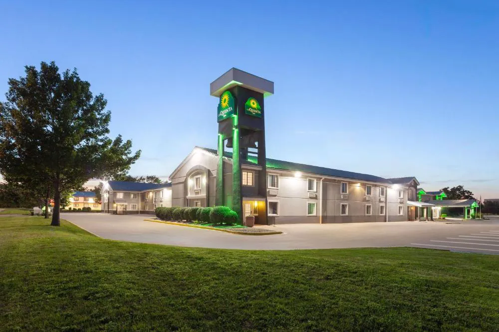 La Quinta Inn by Wyndham Champaign hotel hero