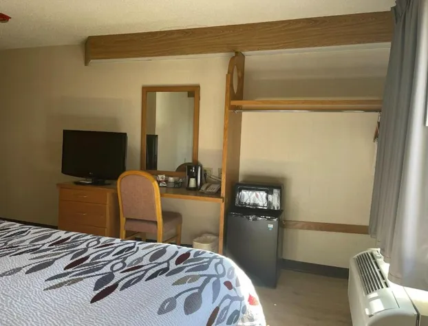 Red Roof Inn Branson hotel detail image 4