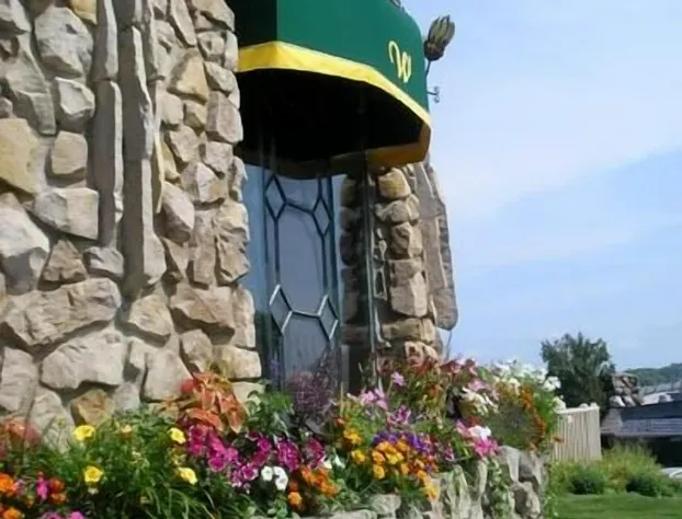 Weathervane Terrace Inn and Suites hotel detail image 1