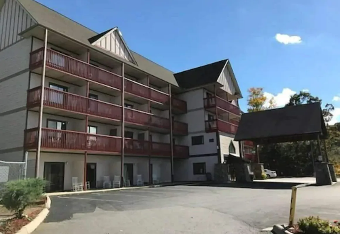 Days Inn by Wyndham Waynesville NC hotel hero