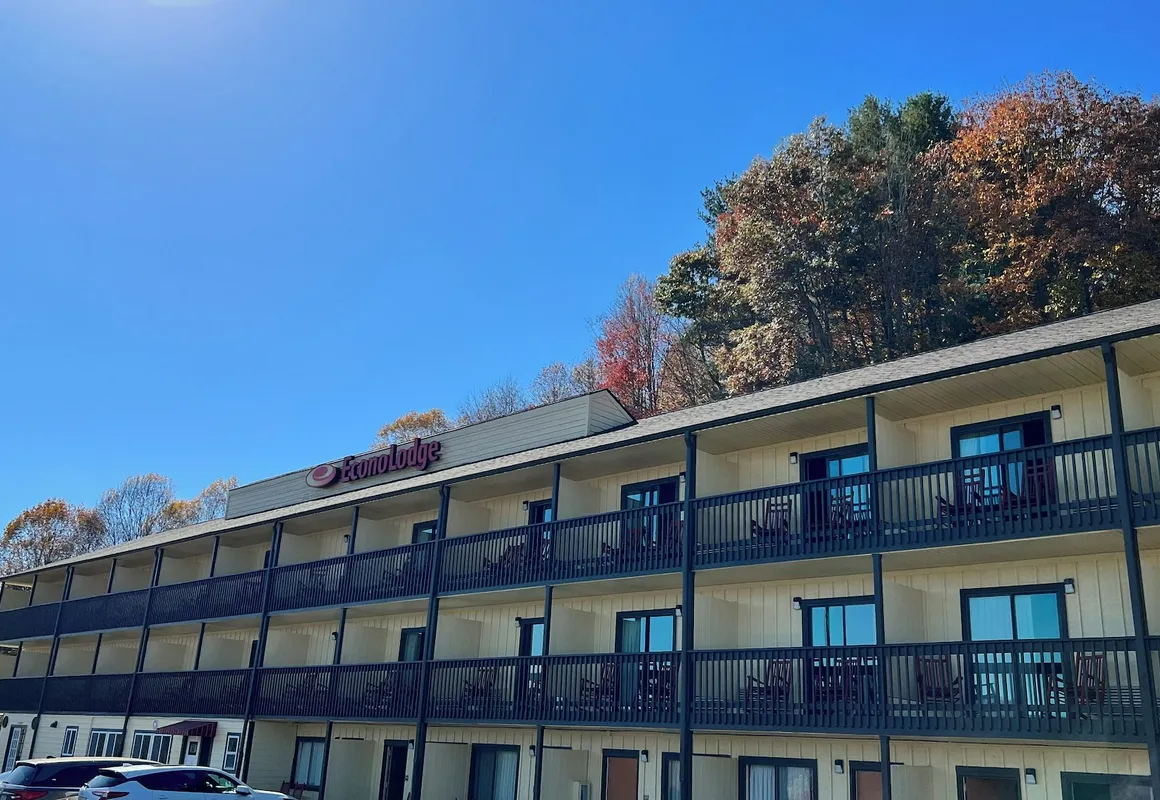Econo Lodge Waynesville hotel hero
