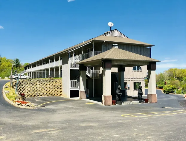 Econo Lodge Waynesville hotel detail image 3