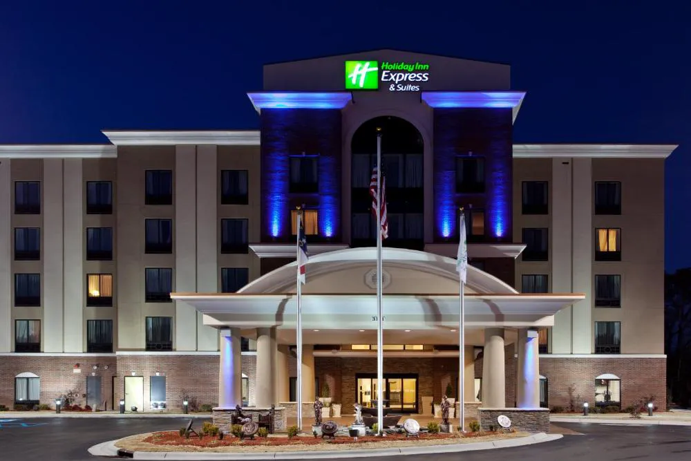 Holiday Inn Express & Suites Hope Mills-Fayetteville Arpt by IHG hotel hero
