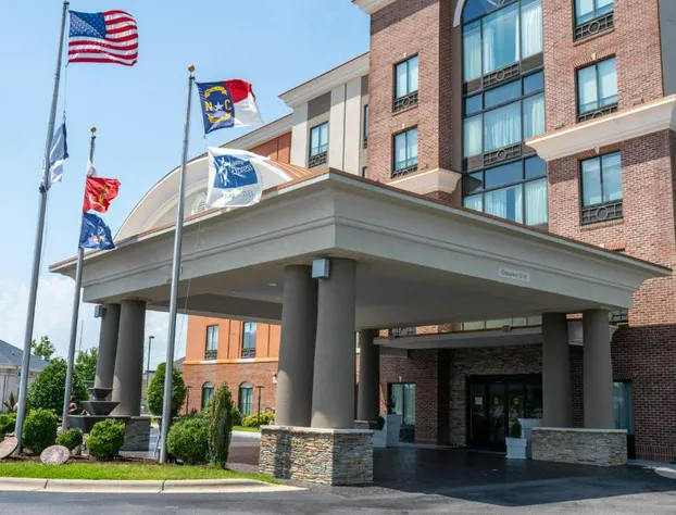 Holiday Inn Express & Suites Hope Mills-Fayetteville Arpt by IHG hotel detail image 1