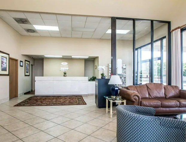 Econo Lodge Springfield I-44 hotel detail image 4