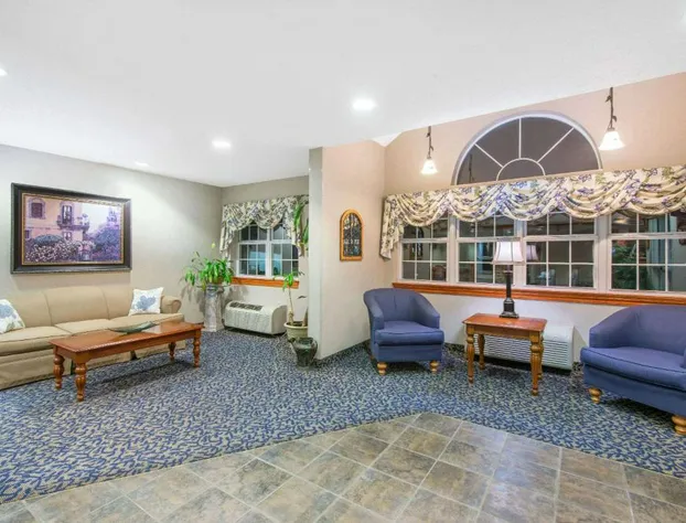 Microtel Inn & Suites by Wyndham Hazelton/Bruceton Mills hotel detail image 2