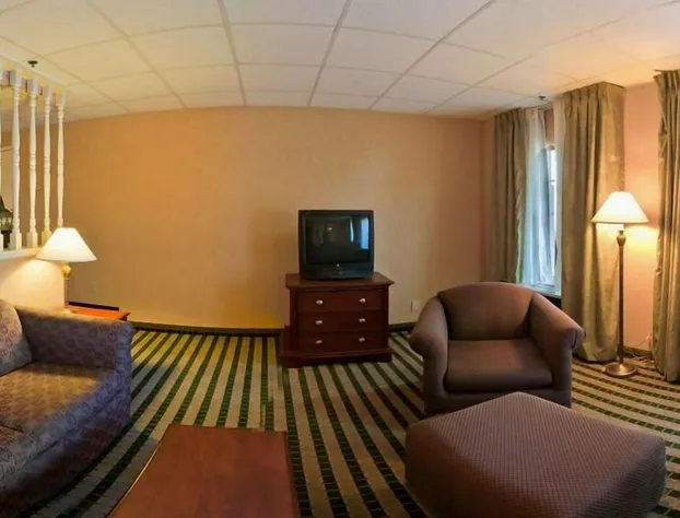 Clarion Hotel Palmer Inn hotel detail image 3