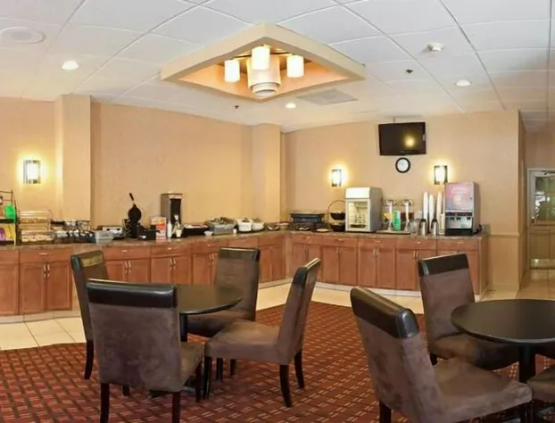 Clarion Hotel Palmer Inn hotel detail image 4