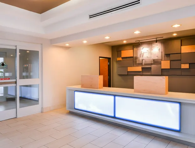 Holiday Inn Express & Suites Parkersburg-Mineral Wells by IHG hotel detail image 4