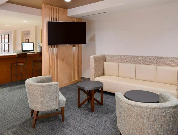 Holiday Inn Express & Suites Parkersburg-Mineral Wells by IHG hotel detail image 3