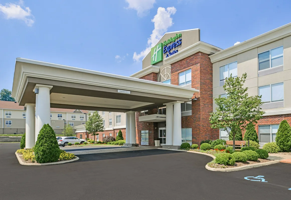 Holiday Inn Express & Suites Parkersburg-Mineral Wells by IHG hotel hero