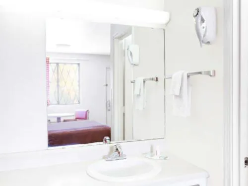 Travelodge by Wyndham Parkersburg hotel detail image 2