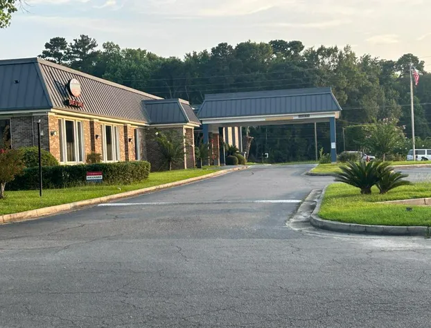 Days Inn by Wyndham Hinesville Near Fort Stewart hotel detail image 2