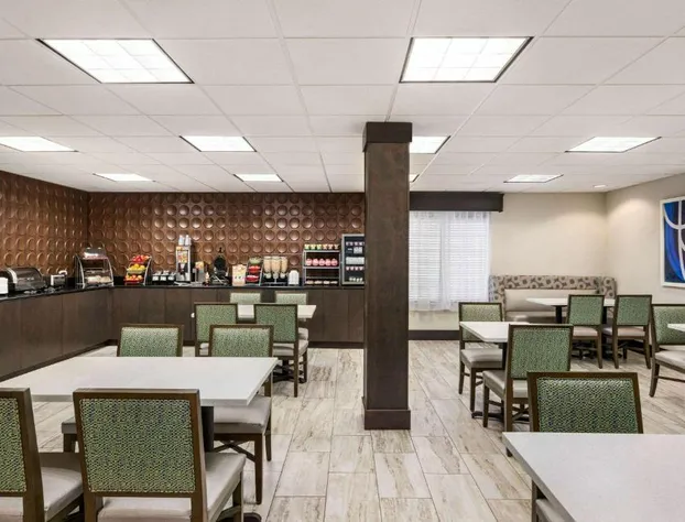 Wingate by Wyndham Savannah I-95 North hotel detail image 3