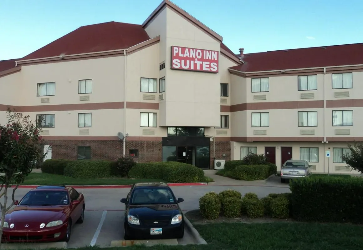 Plano Inn & Suites hotel hero