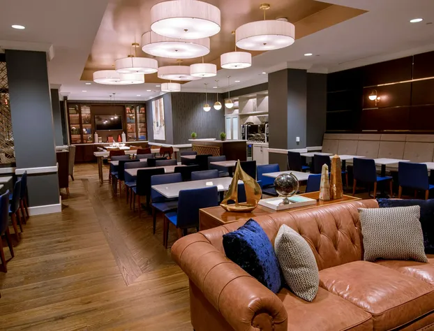 Hilton Chicago/Oak Brook Hills Resort & Conference Center hotel detail image 3