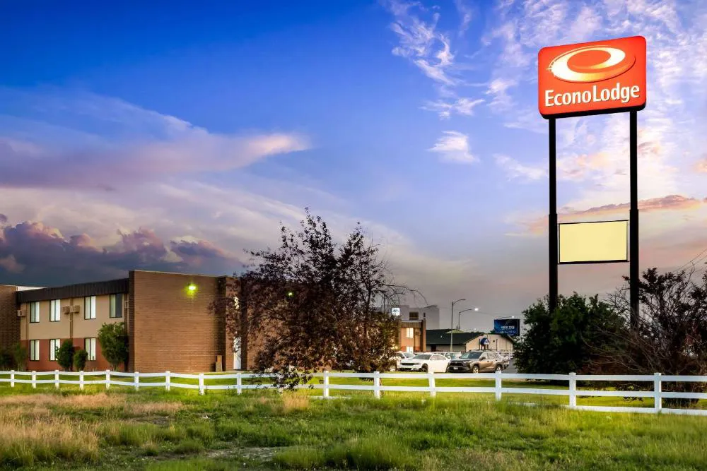 Econo Lodge Billings hotel hero