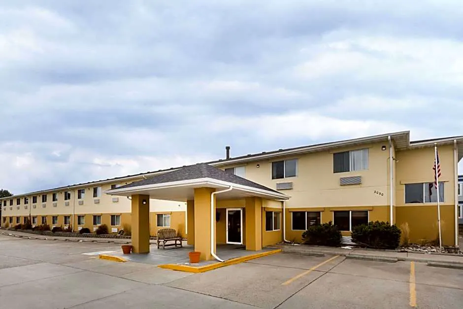 Baymont by Wyndham Billings hotel hero