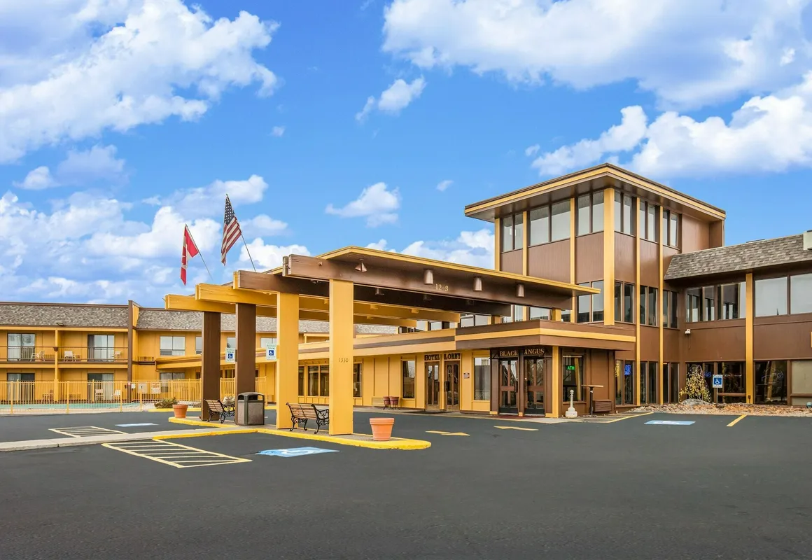 Quality Inn Big Sky hotel hero