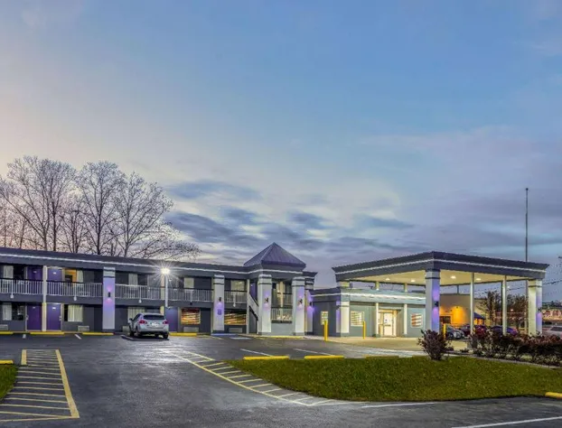 Days Inn by Wyndham Fredericksburg North hotel detail image 1