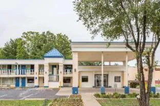 Days Inn by Wyndham Fredericksburg North hotel detail image 2