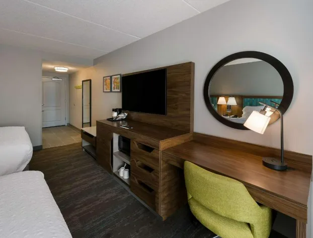 Hampton Inn & Suites Fredericksburg-at Celebrate Virginia hotel detail image 4