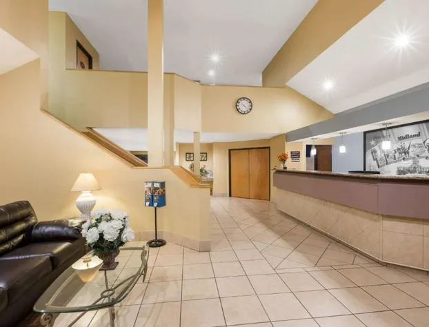 Super 8 by Wyndham Midland hotel detail image 3