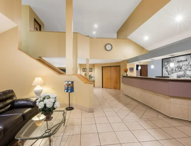 Super 8 by Wyndham Midland hotel detail image 3