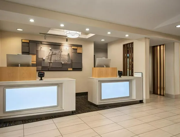 Holiday Inn Express Hotel & Suites Fredericksburg by IHG hotel detail image 2
