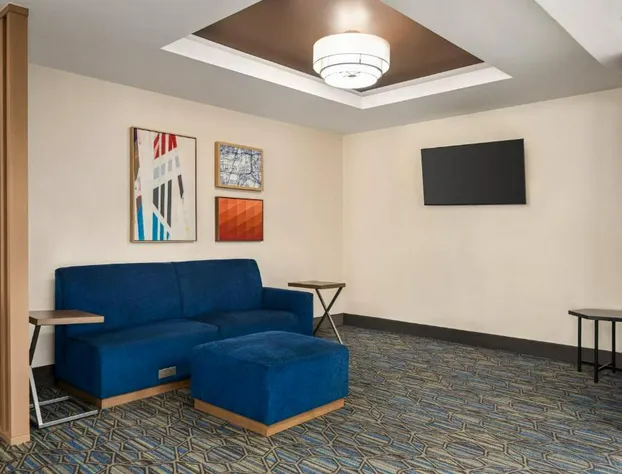 Holiday Inn Express Hotel & Suites Fredericksburg by IHG hotel detail image 1