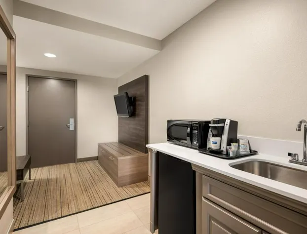 Holiday Inn Express Hotel & Suites Fredericksburg by IHG hotel detail image 2