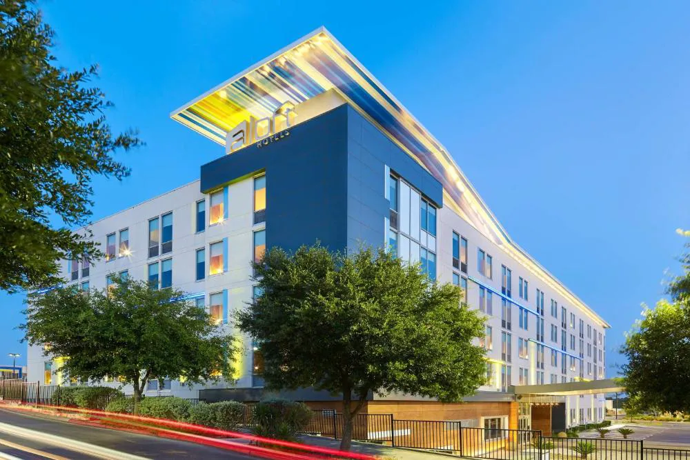 Aloft San Antonio Airport hotel hero